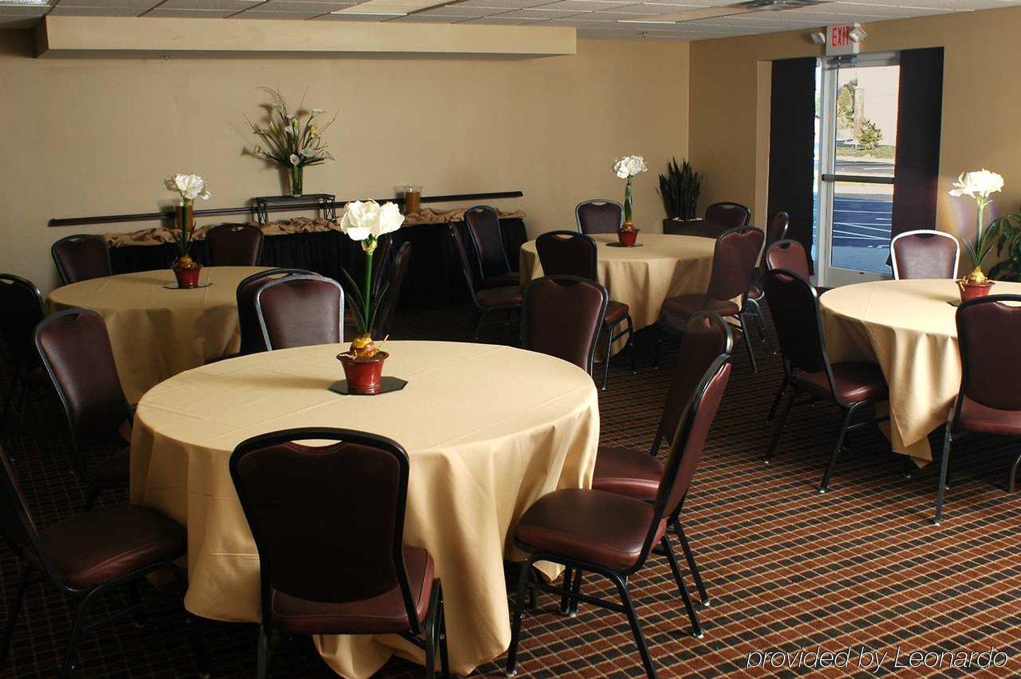 Homewood Suites By Hilton Louisville-East Restoran gambar